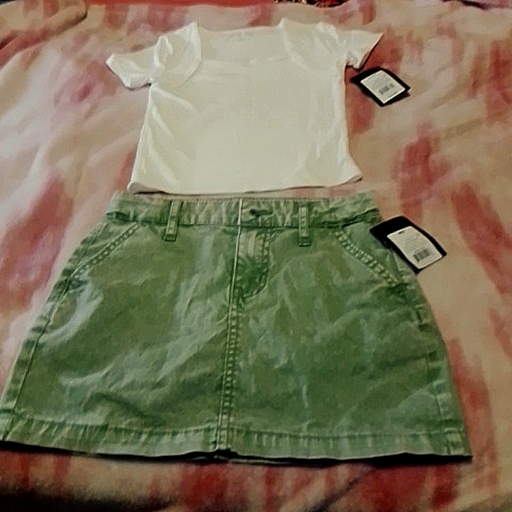 Two Piece Set Brand (Art Class) Size Small Top and Medium Bottom!!
